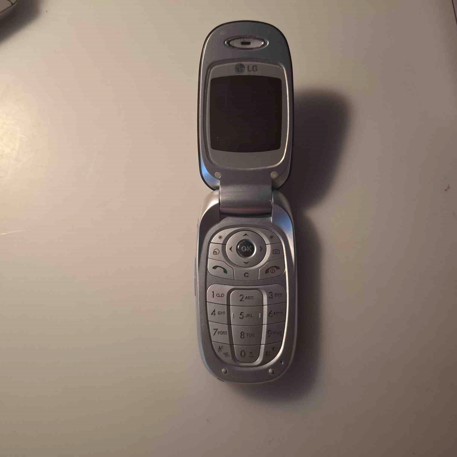 LG KG220
